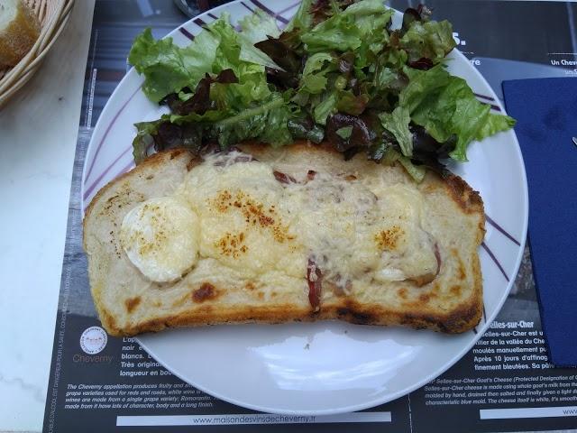 LE CEPAGES Bar a Vins