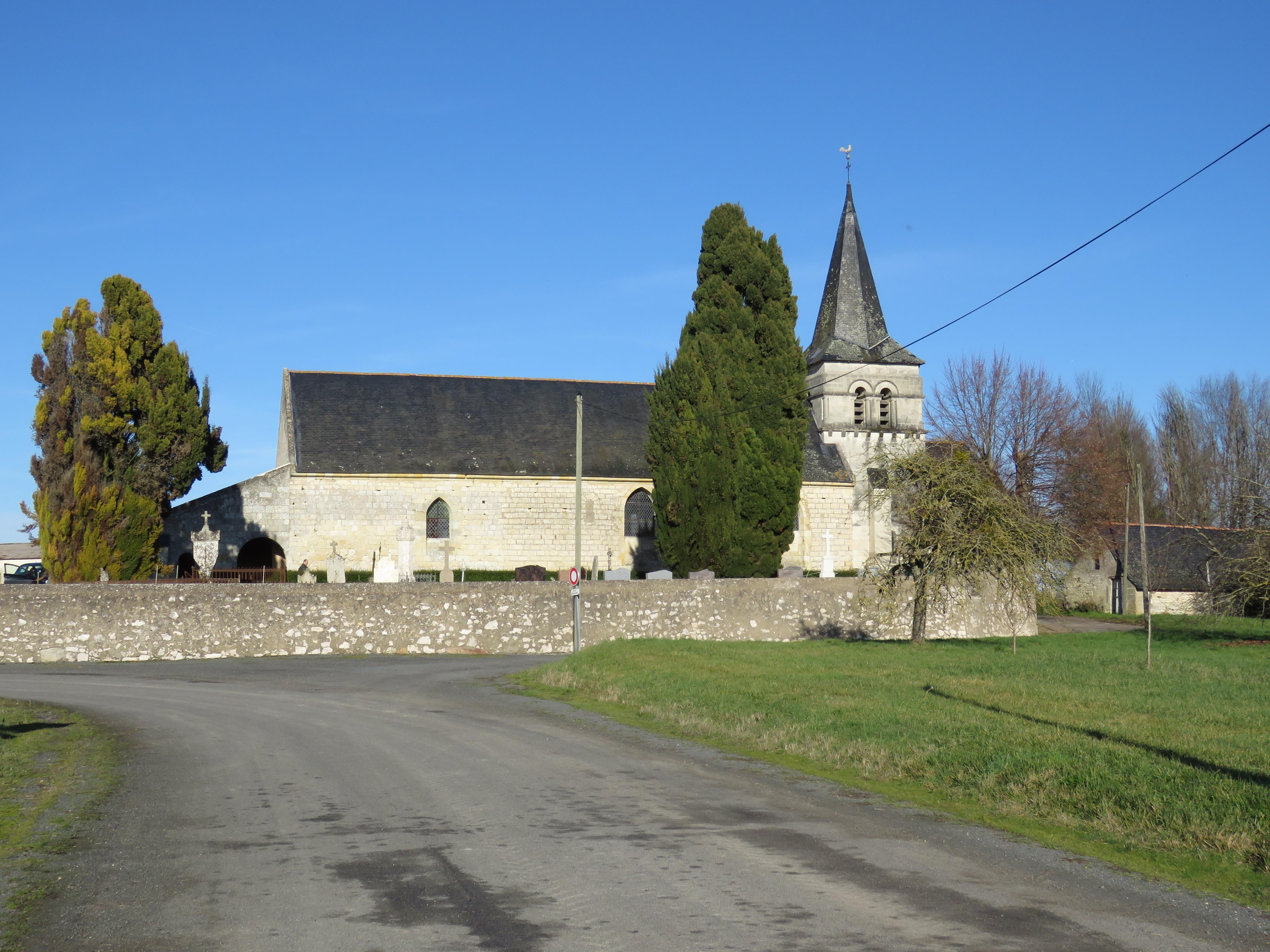 église Saint-Aubin de Dénezé-sous-Doué